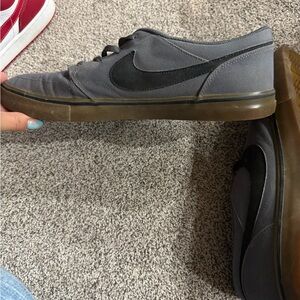 Nike Men's Gray and Black Sneakers